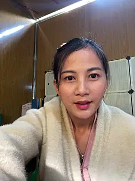 Snapshot of Miss-World00 chatting on 12-21-25, 02:41 Miss-World00 online show from 12-21-25, 02:41