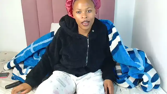 Snapshot of Bubbles156 chatting on 11-16-25, 07:19 Bubbles156 online show from 11-16-25, 07:19