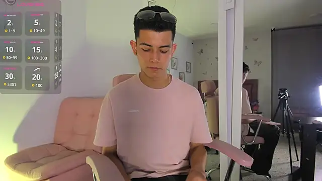 Snapshot of FireGuy_99 chatting on 04-09-26, 09:20 FireGuy 99 online show from 04-09-26, 09:20