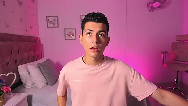 Snapshot of FireGuy_99 chatting on 04-15-26, 01:07 FireGuy 99 online show from 04-15-26, 01:07