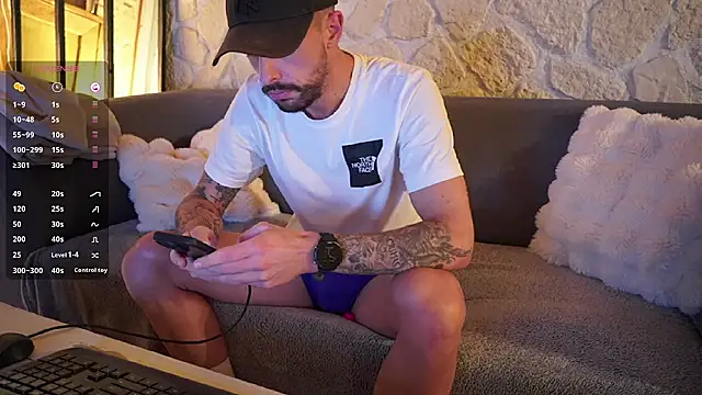 Snapshot of monsieurguitsxxx chatting on 11-25-25, 04:51 monsieurguitsxxx online show from 11-25-25, 04:51