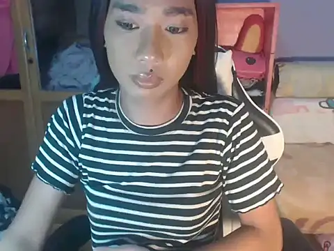 Snapshot of Yourasianbabyemma chatting on 06-03-26, 04:34 Yourasianbabyemma online show from 06-03-26, 04:34
