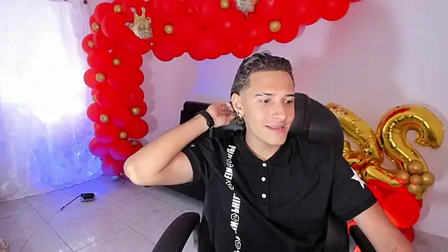 Snapshot of Hayden_Boy_ chatting on 11-22-25, 07:13 Hayden Boy online show from 11-22-25, 07:13