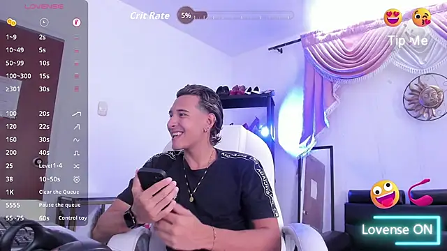 Snapshot of Hayden_Boy_ chatting on 11-25-25, 07:03 Hayden Boy online show from 11-25-25, 07:03