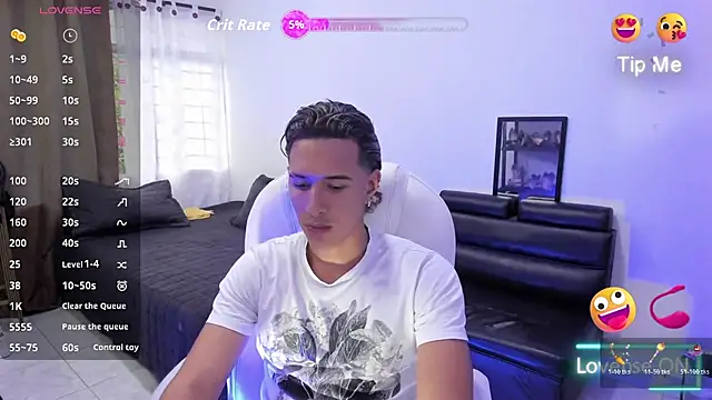 Snapshot of Hayden_Boy_ chatting on 11-27-25, 06:54 Hayden Boy online show from 11-27-25, 06:54