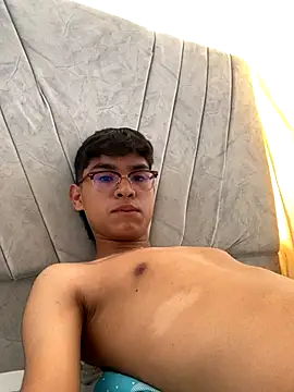 Muchachito18 online show from 11-06-25, 01:23