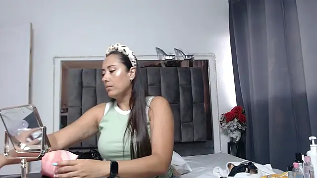 Salmma Milf online show from 04-17-26, 11:57