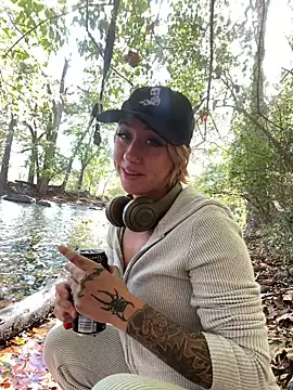 EllieELf online show from 10-21-25, 06:52