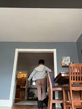 EllieELf online show from 10-25-25, 05:40