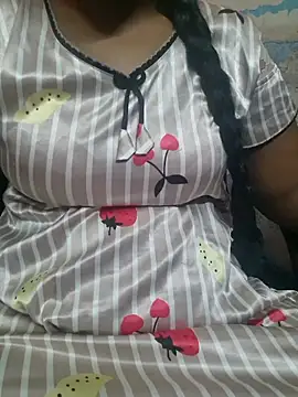 tamil-reena online show from 10-18-25, 04:15