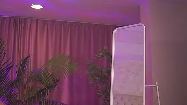 TiffanyBlaize online show from 11-03-25, 07:26