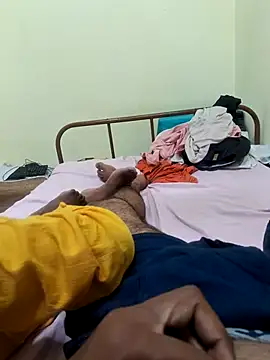 Snapshot of DesiVideo00 chatting on 11-29-25, 04:21 DesiVideo00 online show from 11-29-25, 04:21