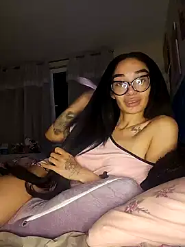 Snapshot of LucyMiax chatting on 10-19-25, 11:49 LucyMiax online show from 10-19-25, 11:49