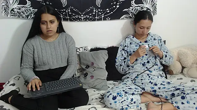 abby n emily online show from 04-27-26, 03:21