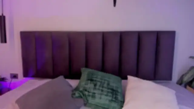 AilanaCortes online show from 04-12-26, 12:21