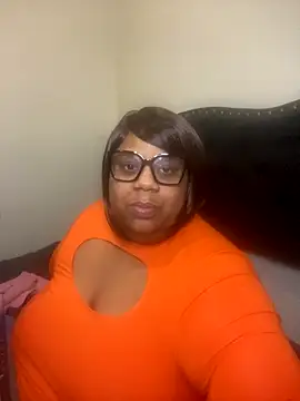 Snapshot of BarbieLiion chatting on 10-23-25, 06:13 BarbieLiion online show from 10-23-25, 06:13