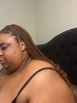 BarbieLiion online show from 12-21-25, 03:02