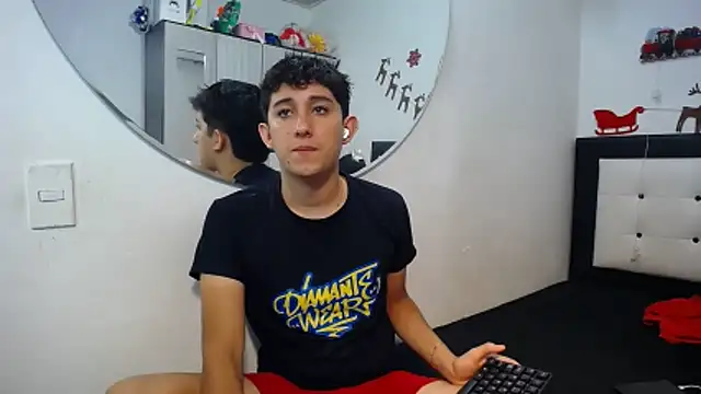 Snapshot of Dravith_Valery chatting on 01-06-26, 07:23 Dravith Valery online show from 01-06-26, 07:23