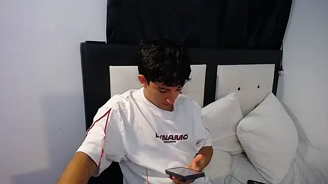 Snapshot of Dravith_Valery chatting on 02-16-26, 03:57 Dravith Valery online show from 02-16-26, 03:57