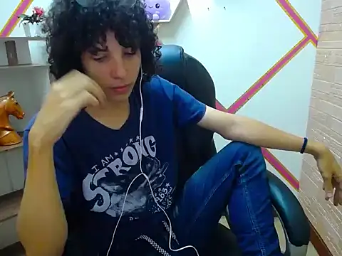 Snapshot of Mike_Miiller_ chatting on 10-29-25, 05:36 Mike Miiller online show from 10-29-25, 05:36