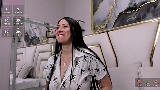 JuliethCruz  online show from 10-25-25, 05:40