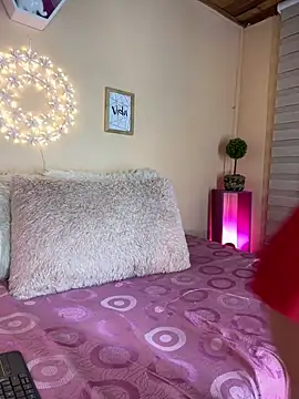 Meggie  online show from 11-14-25, 11:46