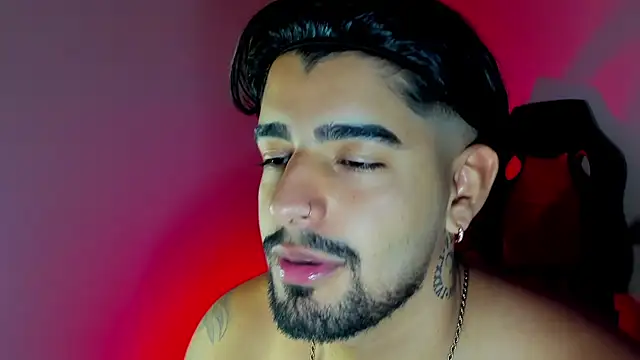 maximo black  online show from 10-25-25, 01:24