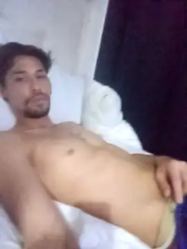 Snapshot of MaxHuston chatting on 02-09-26, 05:33 MaxHuston online show from 02-09-26, 05:33