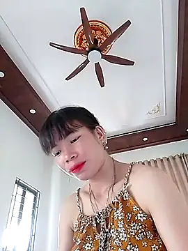 Erza-- online show from 10-21-25, 05:52