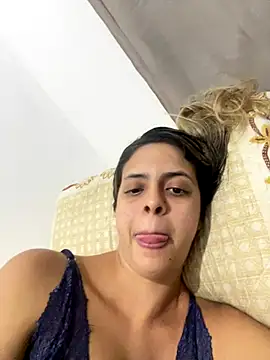 Snapshot of heloisamagno chatting on 10-28-25, 03:21 heloisamagno online show from 10-28-25, 03:21