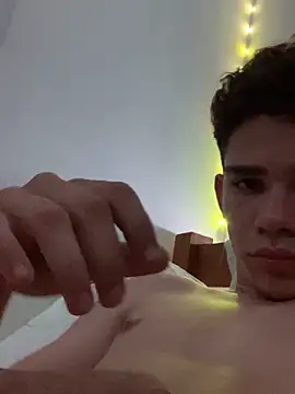 Snapshot of Leo_TheGod chatting on 10-21-25, 07:03 Leo TheGod online show from 10-21-25, 07:03