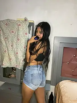 Snapshot of Alicia_Sanz chatting on 03-08-26, 07:45 Alicia Sanz online show from 03-08-26, 07:45