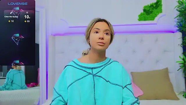 Snapshot of AriannaSins chatting on 01-17-25, 01:24 AriannaSins online show from 01-17-25, 01:24