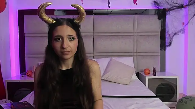 Snapshot of SweetAndSinful chatting on 11-03-25, 03:19 SweetAndSinful online show from 11-03-25, 03:19