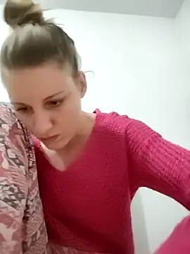 SandyCassie online show from 03-05-26, 08:49