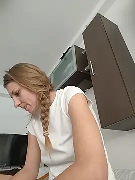 SandyCassie online show from 07-28-26, 02:24