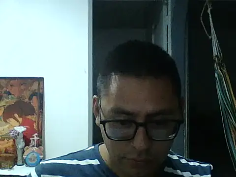 Snapshot of DariusNoir chatting on 10-17-25, 01:42 DariusNoir online show from 10-17-25, 01:42