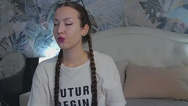 ReginaNyx online show from 11-22-25, 04:22