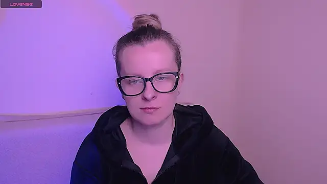 Snapshot of AllaLeomz chatting on 11-12-25, 07:53 AllaLeomz online show from 11-12-25, 07:53