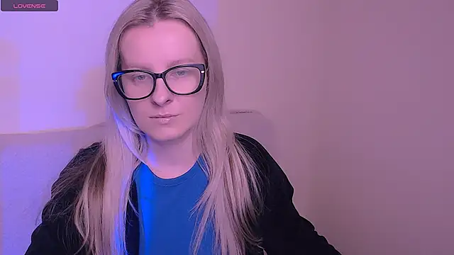 Snapshot of AllaLeomz chatting on 11-20-25, 09:20 AllaLeomz online show from 11-20-25, 09:20