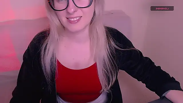 Snapshot of AllaLeomz chatting on 12-03-25, 08:00 AllaLeomz online show from 12-03-25, 08:00