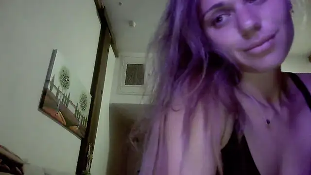 Snapshot of Mileyrain chatting on 10-16-25, 12:17 Mileyrain online show from 10-16-25, 12:17