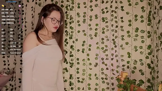 Snapshot of DaisyhotSunnyy chatting on 10-17-25, 03:25 DaisyhotSunnyy online show from 10-17-25, 03:25