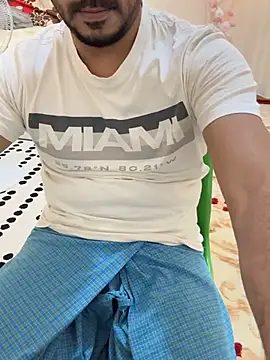 Handsome8677 online show from 03-25-26, 09:37