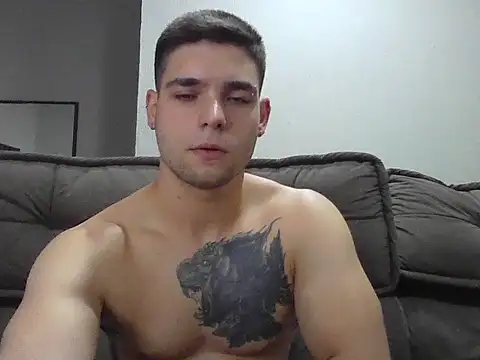 Snapshot of Zure-xxx chatting on 10-18-25, 05:35 Zure-xxx online show from 10-18-25, 05:35