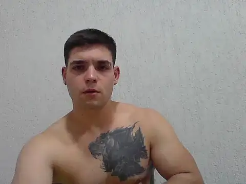 Snapshot of Zure-xxx chatting on 10-24-25, 03:25 Zure-xxx online show from 10-24-25, 03:25