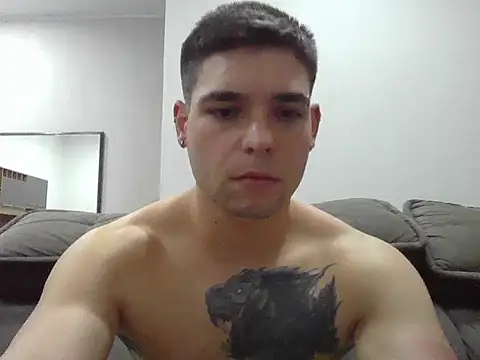 Snapshot of Zure-xxx chatting on 10-24-25, 11:45 Zure-xxx online show from 10-24-25, 11:45