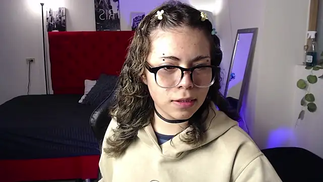 Snapshot of Insomniia_ chatting on 10-27-25, 01:15 Insomniia  online show from 10-27-25, 01:15