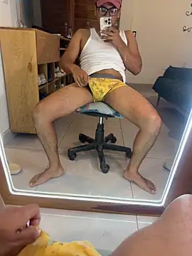 Snapshot of the_vein18 chatting on 12-23-25, 02:31 the vein18 online show from 12-23-25, 02:31