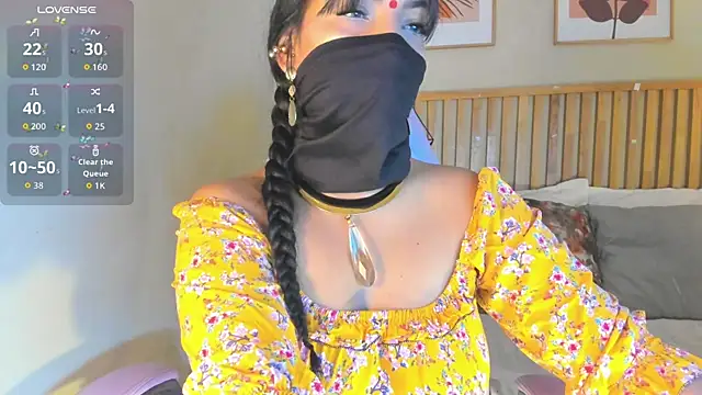 Snapshot of Iniya_Parul chatting on 11-14-25, 01:32 Iniya Parul online show from 11-14-25, 01:32